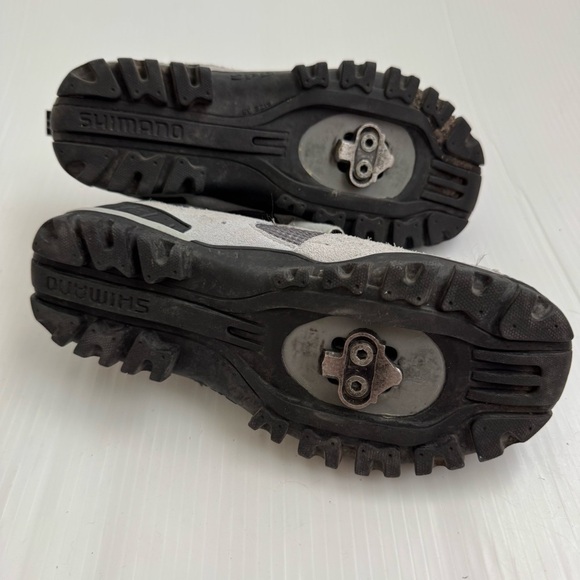 Shimano cycling shoes in Gray and Black - Picture 8 of 9